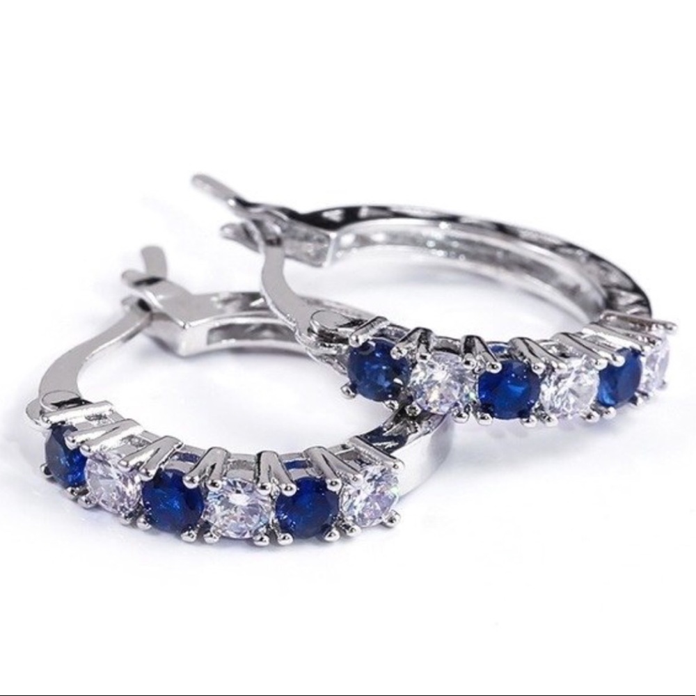 Women Small Hoop Pierced Earrings Clear Blue Cubic Zirconia CZ Silver Tone NWOT